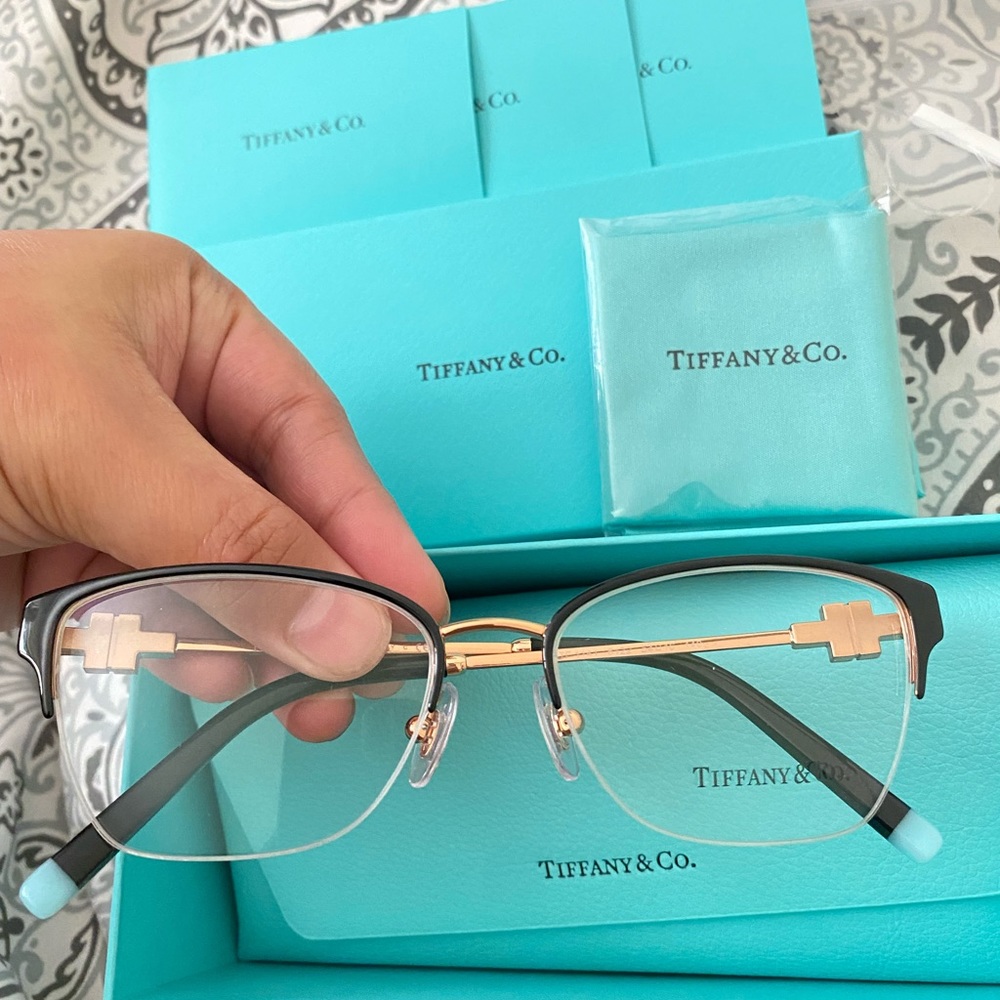 SOLD


Tiffany & Co. eyewear